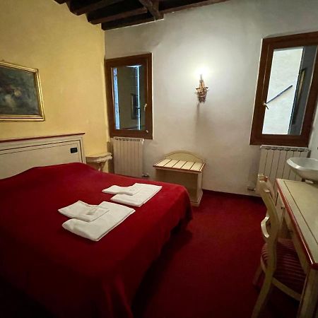 Ai Boteri Hostel Venice Exterior photo