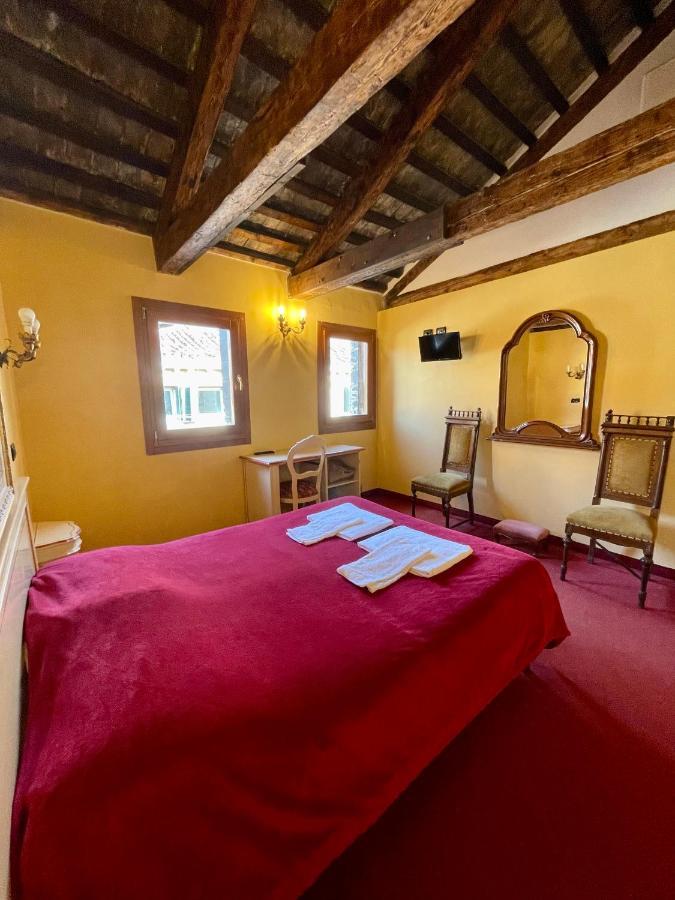 Ai Boteri Hostel Venice Exterior photo