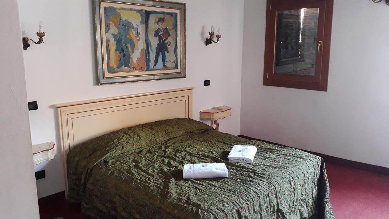 Ai Boteri Hostel Venice Exterior photo